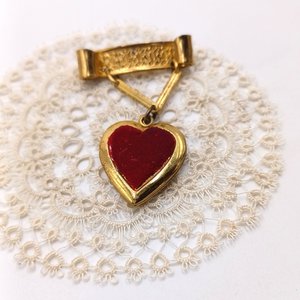 Romantic Vintage Gold Tone  Red Velvet Locket Pin