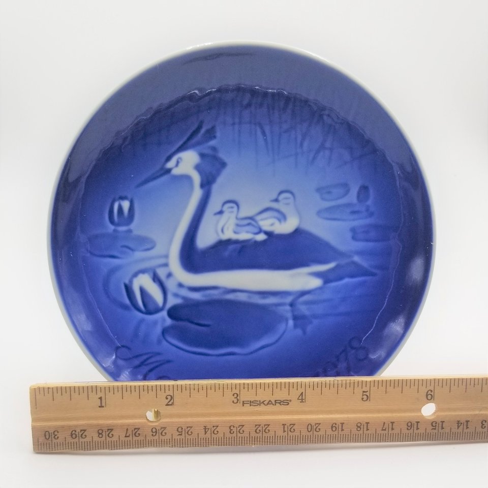 Vintage 1978 Bing and Grondahl B&G Mors Dag (Mother's Day) Blue and White Plate Heron and Chicks No Box