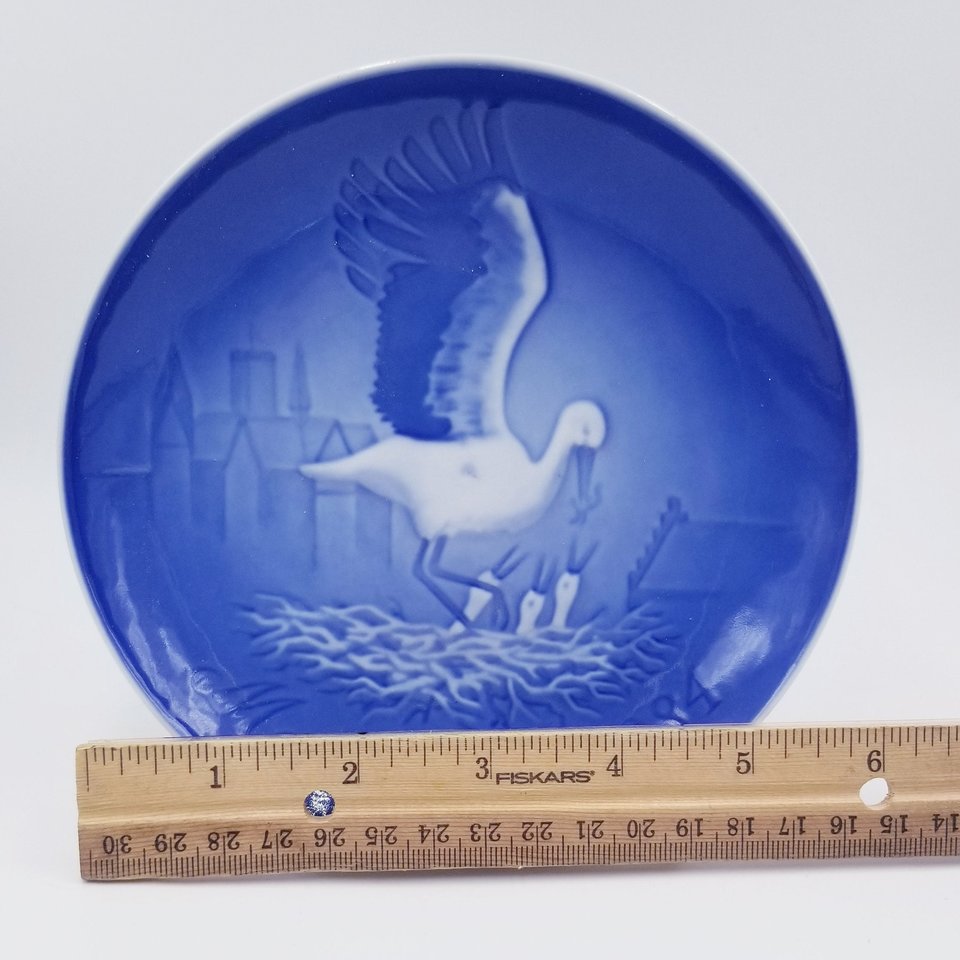 Vintage 1984 Bing and Grondahl B&G Mors Dag (Mother's Day) Blue and White Plate Stork and 3 Chicks with Original Box