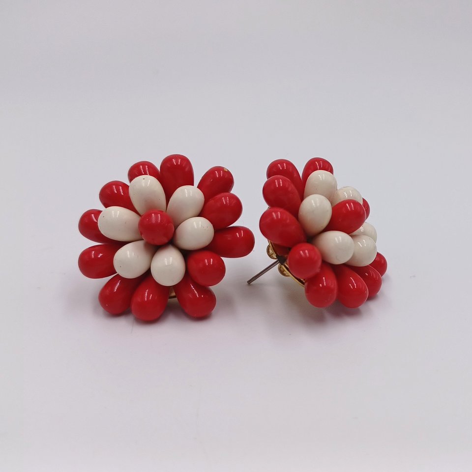 Red and White Retro 3 Dimensional Flower Pierced Earrings