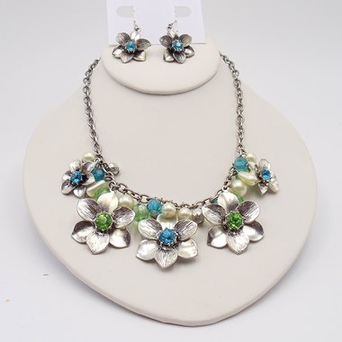 Vintage Premiere Designs "Garden Gate" Silver tone and Rhinestone Floral Statement Necklace Earrings Set