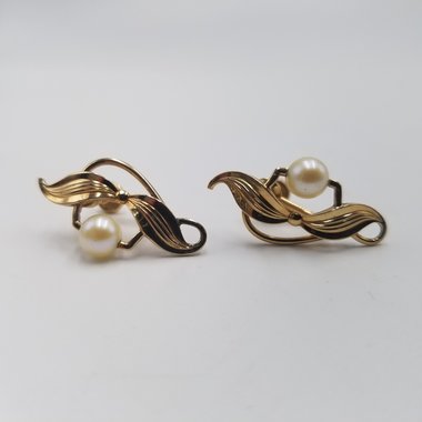 Stylish Vintage A&Z  1/20 12k Gold Filled Faux Pearl Floral Screw Back Earrings, Mid Century Modern