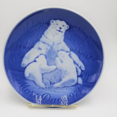 Vintage 1974 Bing and Grondahl B&G Mors Dag (Mother's Day) Polar Bear and 2 Cubs with Original Box