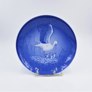 Vintage 1984 Bing and Grondahl B&G Mors Dag (Mother's Day) Blue and White Plate Stork and 3 Chicks with Original Box