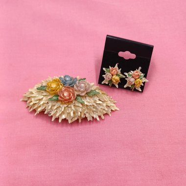 Vintage Delicate 1940's Shell and Scale Floral Brooch and Earrings Set