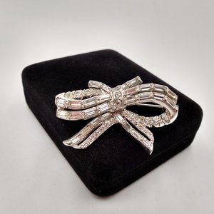 Magnificent Keyes, Rare Designer Silver Tone Rhinestone Baguette Bow Brooch