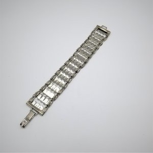 Stylish Vintage Silver Tone Snail/Scroll Chain Panel Bracelet