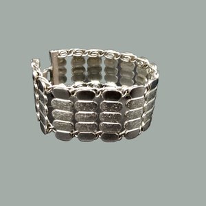 Stylish Vintage Silver Tone Snail/Scroll Chain Panel Bracelet