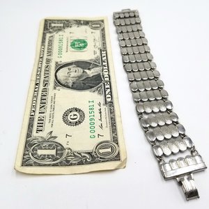Stylish Vintage Silver Tone Snail/Scroll Chain Panel Bracelet