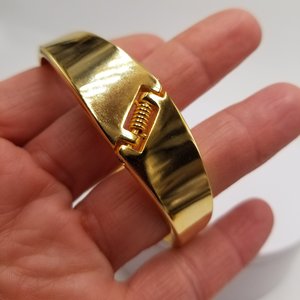 Shiny Vintage Gold Tone Criss Cross Clamper Cuff Bracelet,