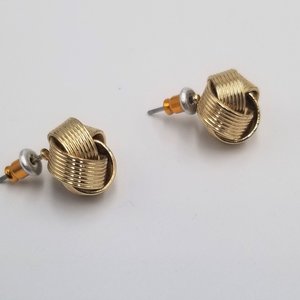 Flattering Vintage Gold Tone Figural Knots Post Earrings