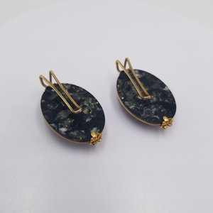 Sophisticated Vintage Hillcraft Gold Tone and Marbled Lucite Slide Clip Earrings
