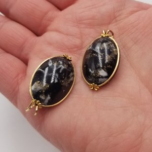 Sophisticated Vintage Hillcraft Gold Tone and Marbled Lucite Slide Clip Earrings