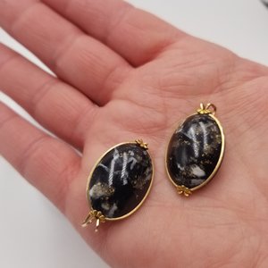 Sophisticated Vintage Hillcraft Gold Tone and Marbled Lucite Slide Clip Earrings