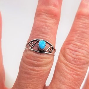 Vintage Southwestern Sterling Silver Swirls Turquoise Ring Size 7