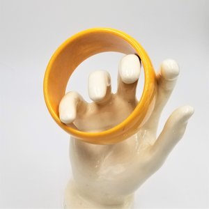 Vintage Art Deco Chunky and Wide Genuine Butterscotch Bakelite Bangle Bracelet