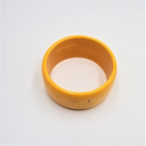 Vintage Art Deco Chunky and Wide Genuine Butterscotch Bakelite Bangle Bracelet