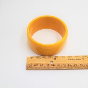 Vintage Art Deco Chunky and Wide Genuine Butterscotch Bakelite Bangle Bracelet