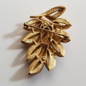 Vintage Signed Crown Trifari Brushed Gold Tone Leaves Brooch