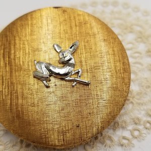 Vintage Du Barry Cloudsilk Powder Makeup Compact, Champagne Beige, Brushed Gold Tone with Silver Tone Fawn on Front