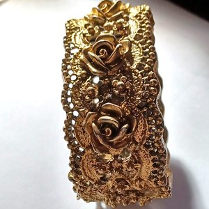 Vintage Tortolani Gold Tone Chunky Hinged Roses Clamper Bracelet