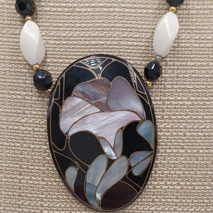 Lee Sands Mother of Pearl Inlay Large Lily Pendant Beaded Necklace