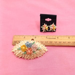 Vintage Delicate 1940's Shell and Scale Floral Brooch and Earrings Set