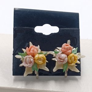 Vintage Delicate 1940's Shell and Scale Floral Brooch and Earrings Set