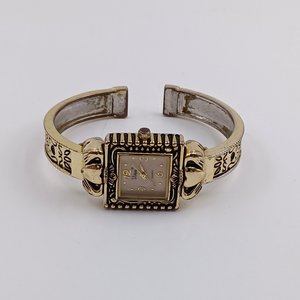 Vivani, Gold Tone Claddagh Ornate Ladies Quartz Clamper Wrist Watch