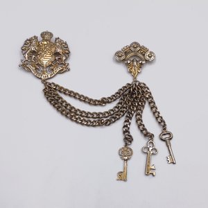 Vintage Gold Tone Providentiae Memor Lion Crown Keys Chain Double Brooch