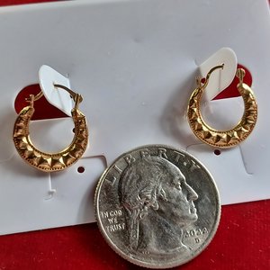 10K Gold Latch Back Hoop Earrings