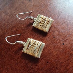 Lia Sophia, "Gold Digger" Gold Tone Wire Wrap Pendant, Chain and Matching Earrings Jewelry Set
