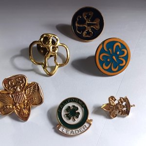 Collection of Vintage Girl Scouts of America items, Patches Pins Lot