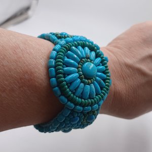 Vintage Southwestern Dyed Turquoise Howlite Beaded Cuff Bracelet