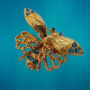 Jeanne Gold Plated Rhinestones Trembler Insect Brooch