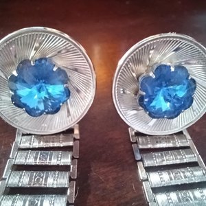 Silver Tone and Blue Stone Wrap Around Southwestern Mens Cufflinks