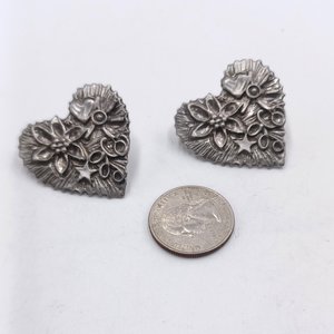 Heart Shape Floral Design Pewter Pierced Earrings