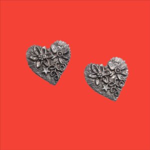 Heart Shape Floral Design Pewter Pierced Earrings