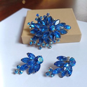 Vintage Signed Large Blue Rhinestones Brooch and Earrings Jewelry Set, Demi Parure