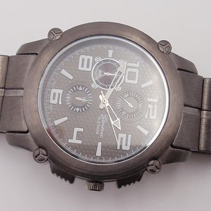 Mens Geneva Platinum Heavy Large Bronze Tone Quartz Watch, New Battery