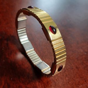 Vintage MAJOR Gold Tone and Red Jewel Magnetic Expandable Bracelet