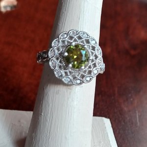 Vintage Silver Tone Filigree Olive Green Stone Fashion Ring Size 5.5