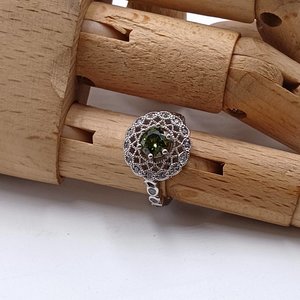 Vintage Silver Tone Filigree Olive Green Stone Fashion Ring Size 5.5