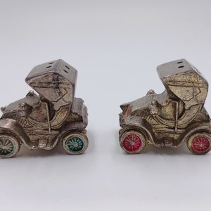 Vintage Model T's Silver Plate Texas Souvenir Salt and Pepper Shakers Set