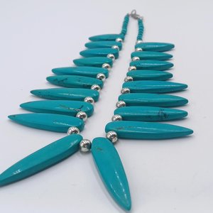 Dyed Turquoise Howlite Spiky Southwestern Fan Fringe Collar Necklace