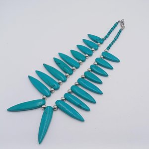 Dyed Turquoise Howlite Spiky Southwestern Fan Fringe Collar Necklace