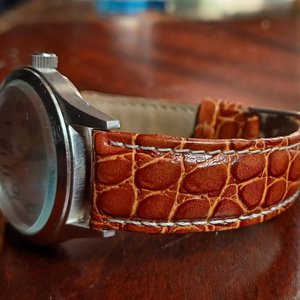 American Eagle Mens Quartz Wrist Watch 13059, Leather band, New Battery