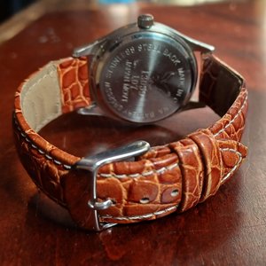 American Eagle Mens Quartz Wrist Watch 13059, Leather band, New Battery