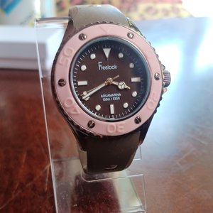 Freelook Ladies Analog Quartz Watch, Pink and Brown Model HA9035/5B, New Battery