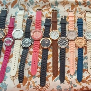 Ladies Silicone Bands Fashion Watches Lot- 15 Total Watches, Multiple Colors and Styles